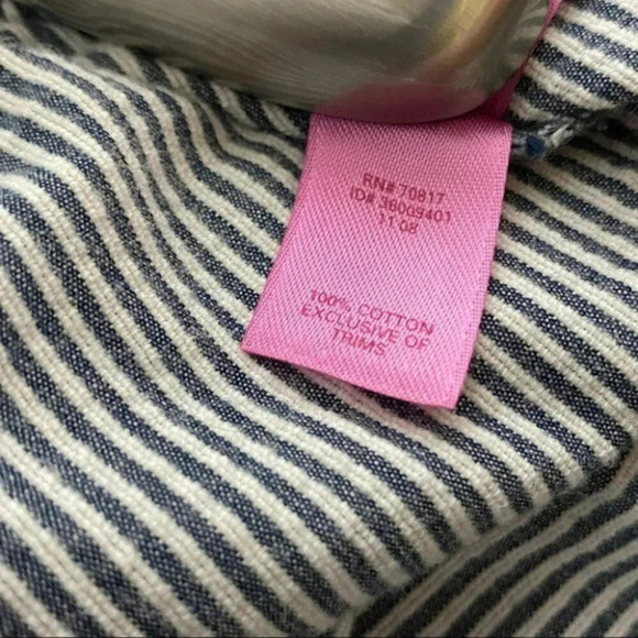 Pink VS XS blue seersucker drawstring capris - Picture 6 of 7